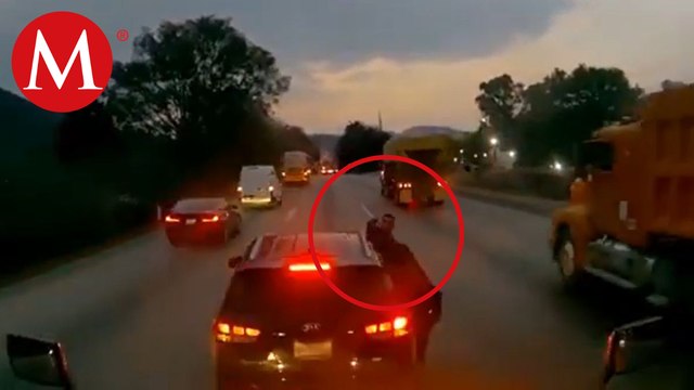 El conductor de un tráiler es agredido a balazos en carretera México-Querétaro