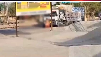 चूरूःबीच सड़क पर महिला का हाई वोल्टेज ड्रामा,वायरल हुआ वीडियो,देखें आप भी