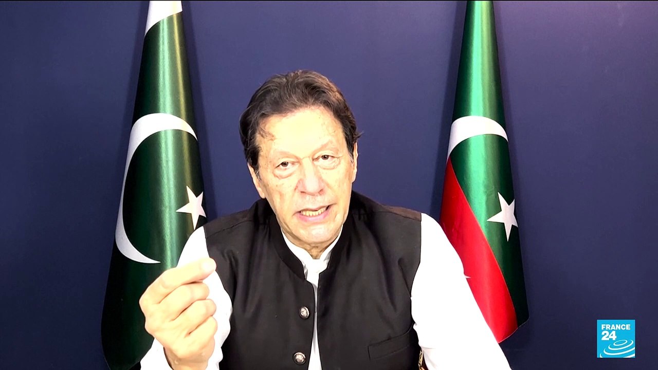 Pakistani police surround Imran Khan's home, claim former leader is hiding suspects in recent riots