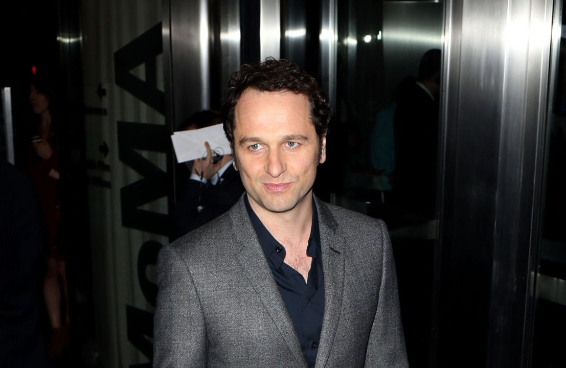 Matthew rhys: er glaubt an die heilende kraft des humors