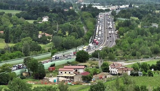A1, la coda in autostrada per uno smottamento a Sasso Marconi