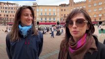 Siena come Montmartre: giovani artisti ritraggono i passanti in Piazza del Camp