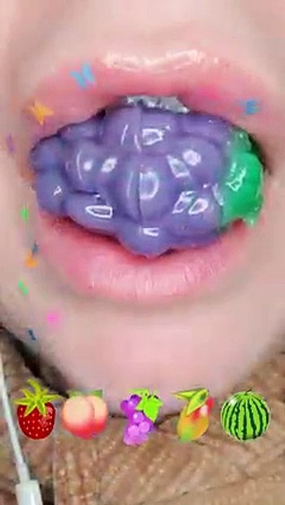 Soft and crunchy satisfying ASMR eating sounds, today I'm eating gummies