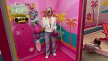 Barbie-Themed Pop-up Café Brings Malibu to Manhattan