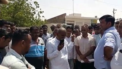 बीच रास्ते पर धरना, करीब 5 घंटे रोड जाम, जताया विरोध