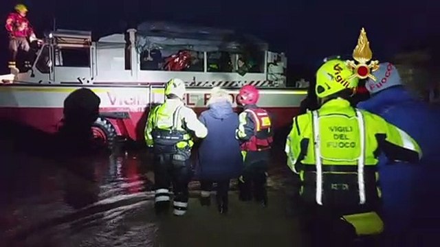 Evacuan pueblos afectados por inundaciones en el norte de Italia