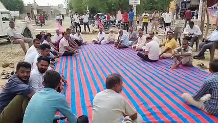बीच रास्ते पर धरना, करीब 5 घंटे रोड जाम, जताया विरोध