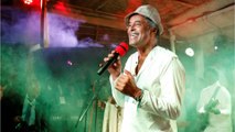 GALA VIDEO - Yannick Noah : mais au fait, pourquoi le chanteur est-il toujours pieds nus ?