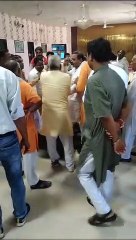 राज्यसभा सांसद दे रहे थे भाषण, कार्यकर्ताओं में विवाद