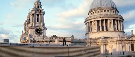 MISSION IMPOSSIBLE_ FALLOUT - Rooftop Chase Scene(HD) - Tom Cruise & Henry Cavill
