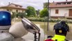 Alluvione Emilia Romagna, a bordo dell'anfibio dei pompieri per il salvataggio - Video