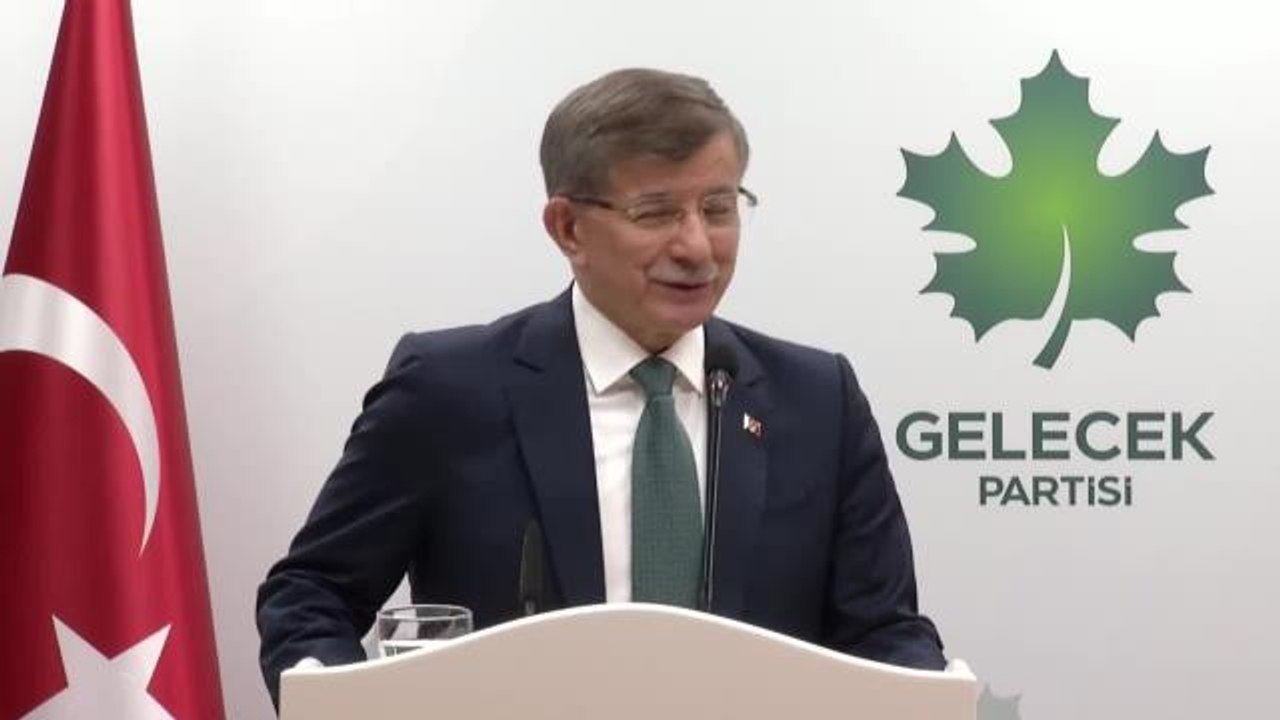 Ahmet Davutoğlu, Gelecek Partisi yöneticileriyle toplantı yaptı