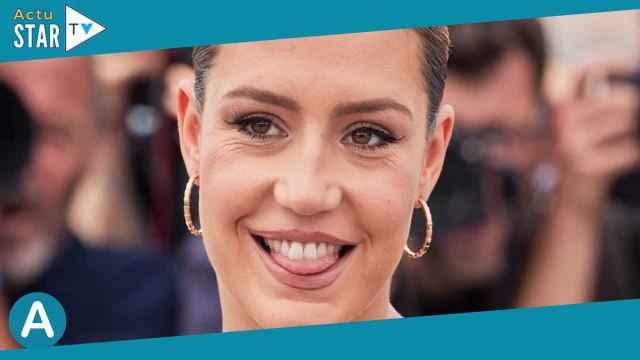 Adèle Exarchopoulos ultra-sexy : photographe malicieuse qui s'éclate devant Romain Duris au Festival