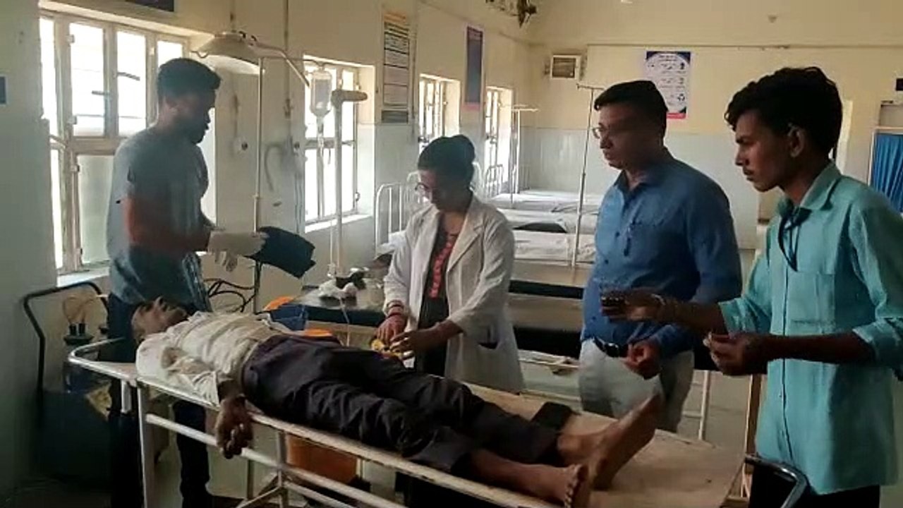 बोलेरो ने बाइक को मारी टक्कर, सिंचाई विभाग के एक्सइएन सहित तीन जने घायल
