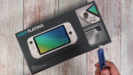 Unboxing Logitech G Cloud