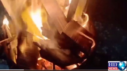 رات کا پہر ہو ۔ یاد وں کی لہر ہو۔۔۔۔  عمر بھر کی کتاب کا ورق ورق زہر ہو۔۔۔# poetry  #hdnewskharian