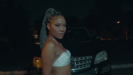 Cassia Araújo - Faz Bem (Lyric Video)