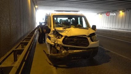 Akaryakıt tankeri ile kamyonet çarpıştı: 1 yaralı