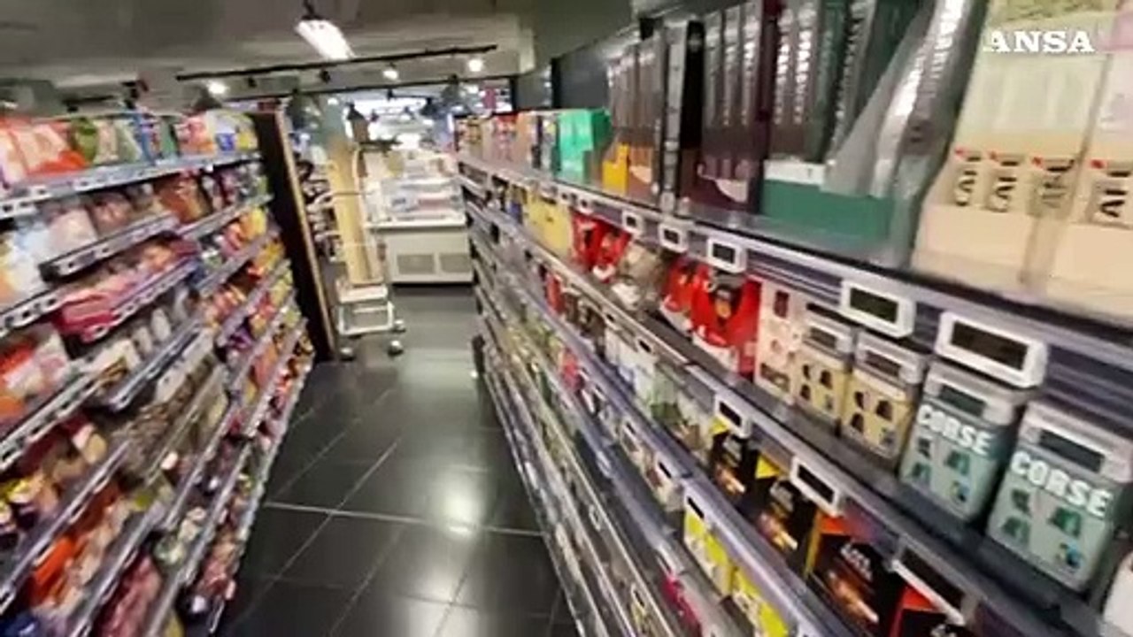 L'allarme di Confesercenti: chiudono due negozi ogni ora