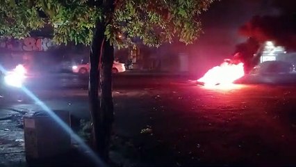 En el ensanche Espaillat dicen tienen 4 días sin electricidad; queman neumáticos