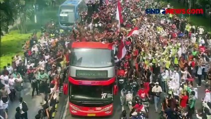 Tak Terbendung! Kawasan Sudirman Tumpah Ruah Suporter Sambut Kontingen Indonesia
