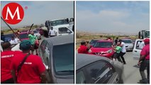 Un grupo de taxistas golpean a automovilistas en Tijuana