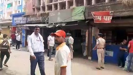 व्यावसायिक कॉम्पलेक्स का जर्जर हिस्सा ढहाया