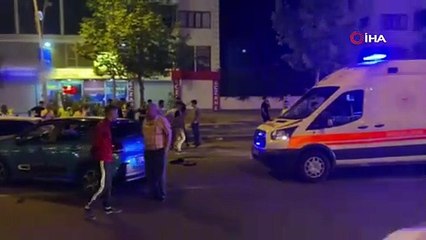 Diyarbakır'da otomobil park halindeki araçlara çarptı: 7’si çocuk 9 yaralı