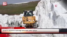 Şırnak’ta göçerlerin kullandığı karla kaplı yollar açılıyor