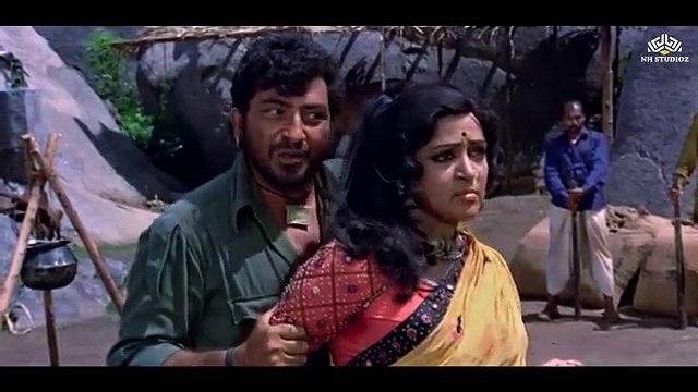 बसंती इन कुत्तो के सामने मत नाचना - धर्मेंद्र का डायलॉग - अमजद खान ,हेमा मालिनी ,अमिताभ बच्चन-Sholay (360p)