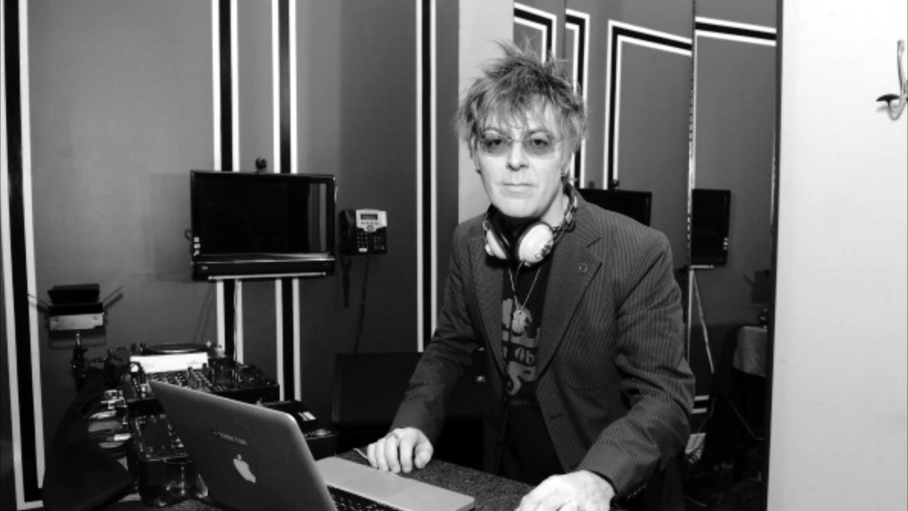 'The Smiths'-Bassist Andy Rourke tot