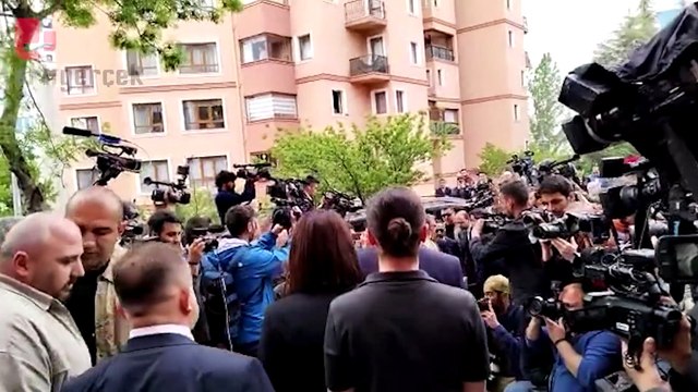 Kılıçdaroğlu Zafer Partisi'ne geldi. Kılıçdaroğlu'nu Ümit Özdağ karşıladı.