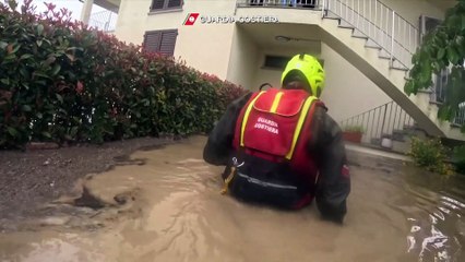 شاهد: 13 قتيلا وأضرار جسيمة بسبب فيضانات في إيطاليا