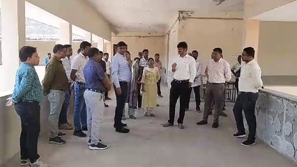 कलेक्टर ने किया प्रस्तावित स्ट्रांग रूम का निरीक्षण