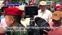 Ke Pekalongan, Menteri Pertahanan Prabowo Bagikan Motor untuk Babinsa