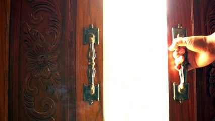 Daily Wisdom:  Jesus At The Door-Revelation 3:20