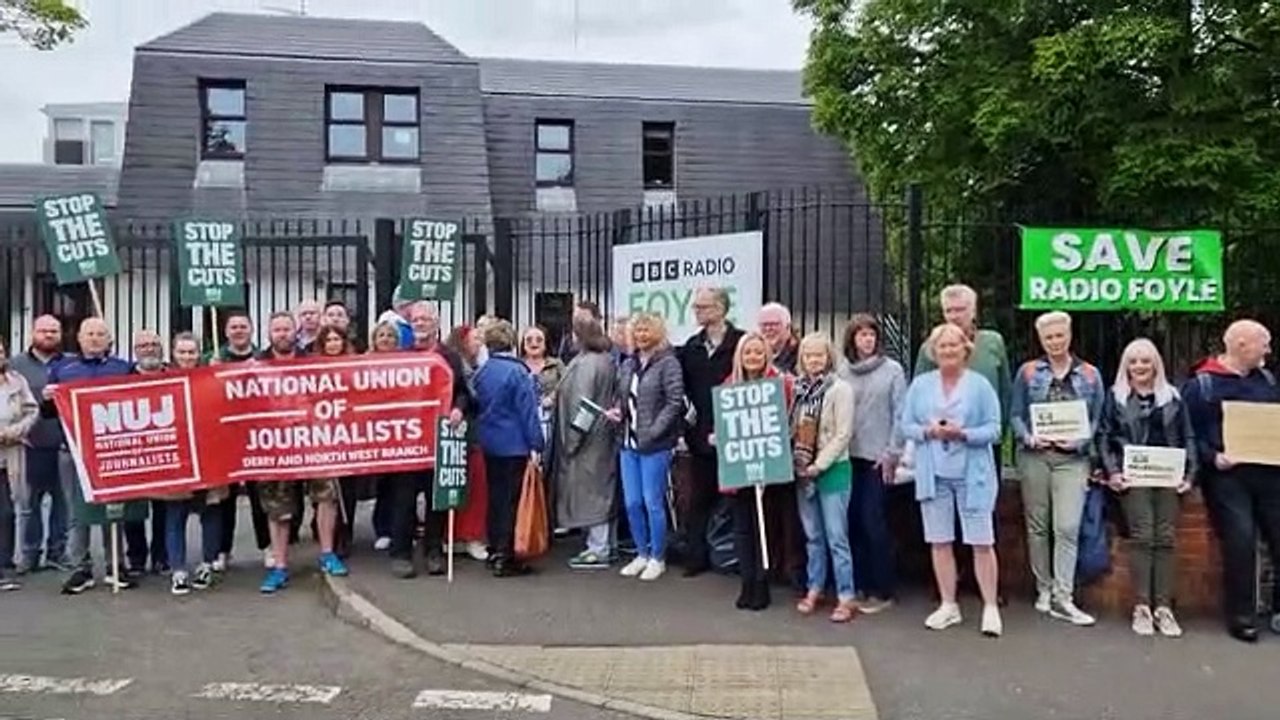 BBC Radio Foyle NUJ journalists on the picket line