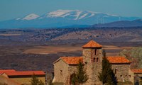 Uno de los pueblos más altos de España en el que vivió un dragón y que se visita en un día