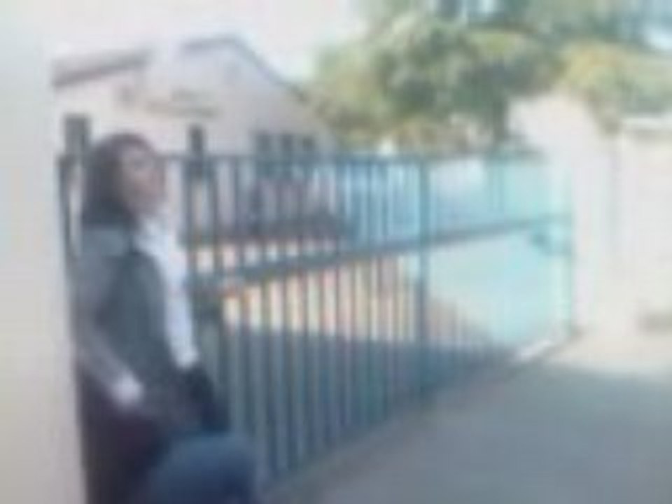 à la sOrtie du lycéé délire a la cOmpa 2