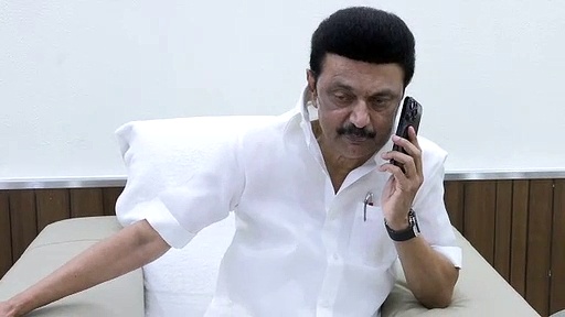 10ம் வகுப்பில் 437 மார்க் எடுத்து முதலிடம் பிடித்த மாற்றுத்திறனாளி மாணவன்… தொலைப்பேசியில் முதல்வர் வாழ்த்து!!