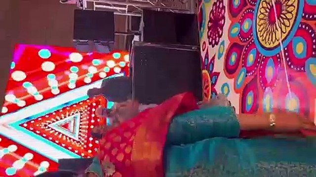 Behan ne bulaya Dulhe raja Bhai ko dance par apne dulhan sath dance ke lie