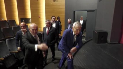 İzmir'de CHP Belediye Başkanları Cumhurbaşkanlığı Seçimi İçin Toplandı
