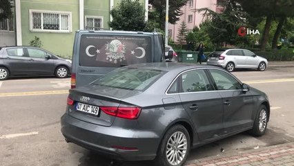 Otomobil park halindeki minibüse çarptı: 3 yaralı