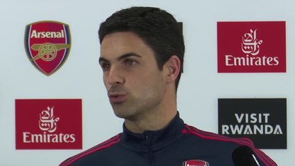 CLEAN: Arteta signs dog called 'Win' for Arsenal