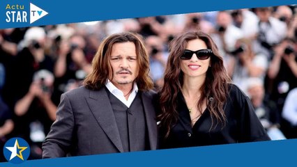 "Presque du jamais vu" : Johnny Depp crée le malaise en pleine conférence de presse, Maïwenn dans se