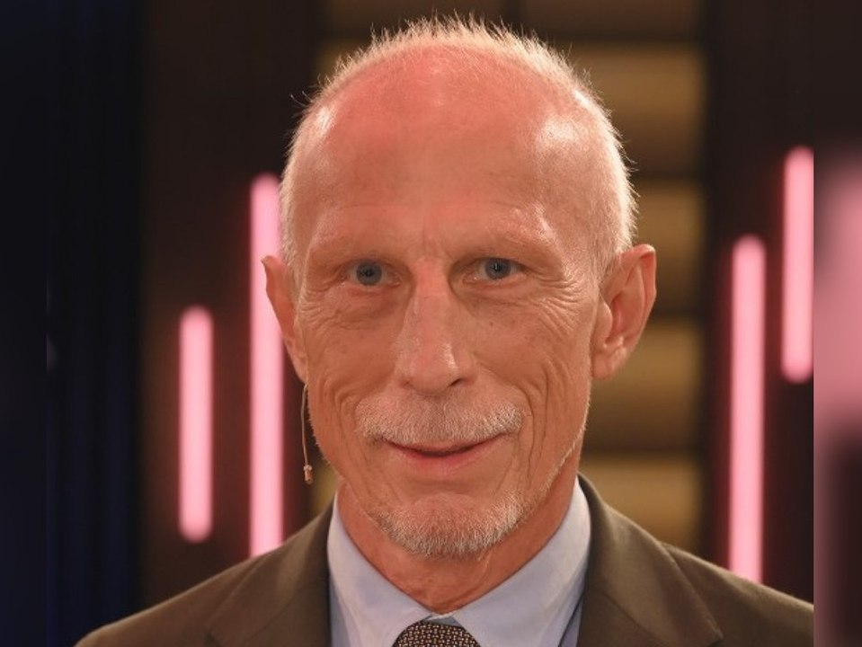 New York: Christoph Daum liegt auf der Intensivstation