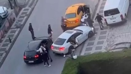 Ümraniye'de trafikte yumruk yumruğa kavga