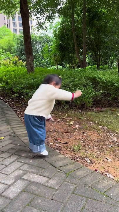 Baby Falling Down On Earth | Babies Funny Moments | Cute Babies | Naughty Babies | Funny Babies #fun