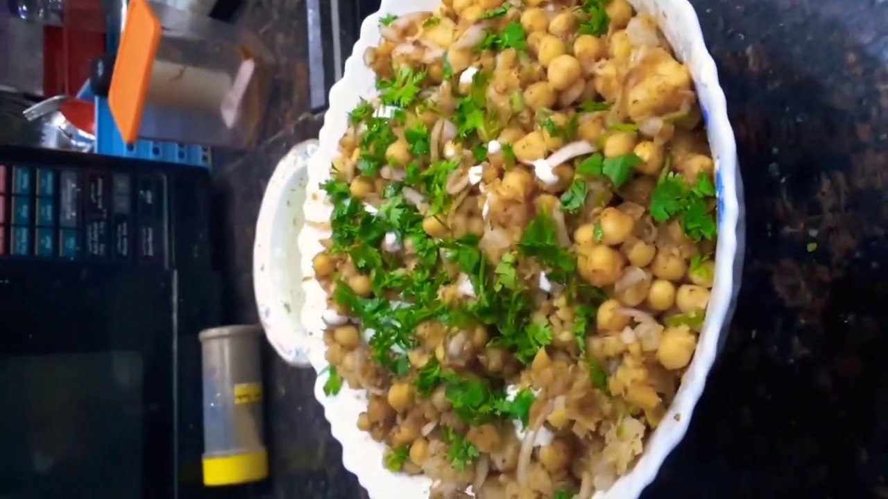 Instant Easy Masala Chana Chat Recepie by Divine Taste With Hajra  _White chanay ki masalydar chat