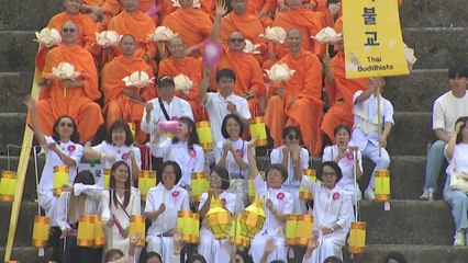 4년 만에 '노마스크' 연등회..."마음의 평화 기원" / YTN